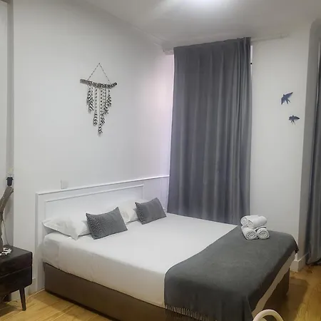 Alfama Services Apartment *