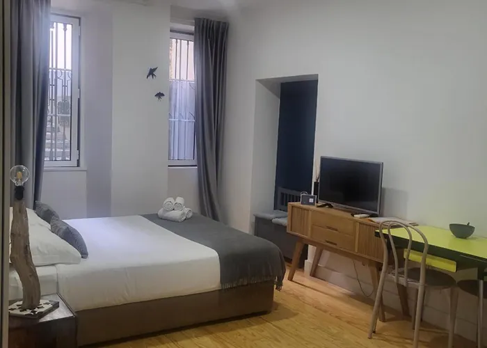 Alfama Services Appartement *