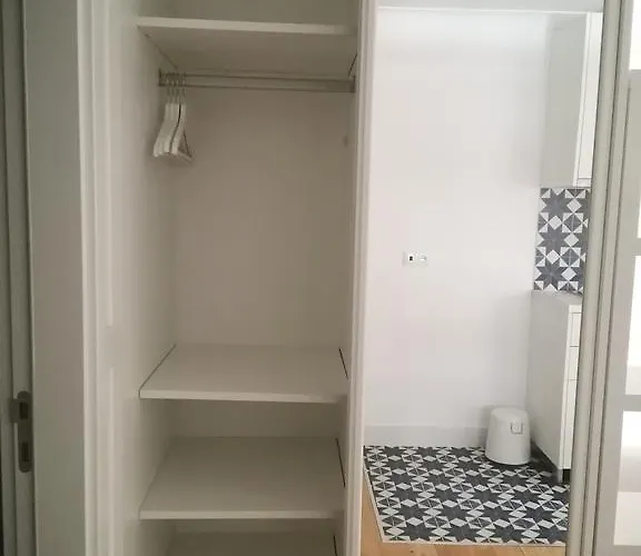 Appartement Alfama Services *