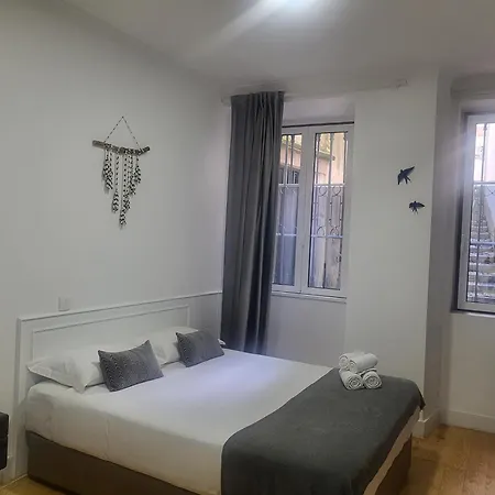 Alfama Services * Lisbon