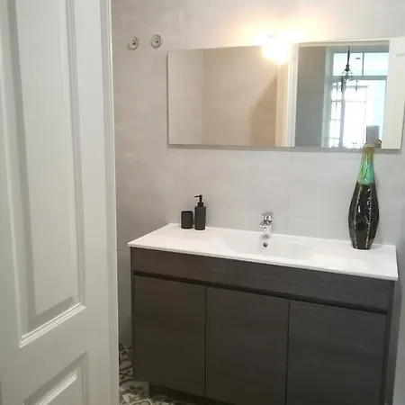 Appartement Alfama Services *
