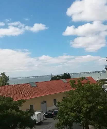Lägenhet Alfama Services